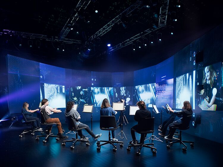 北二外国际学院校园收费公示牌